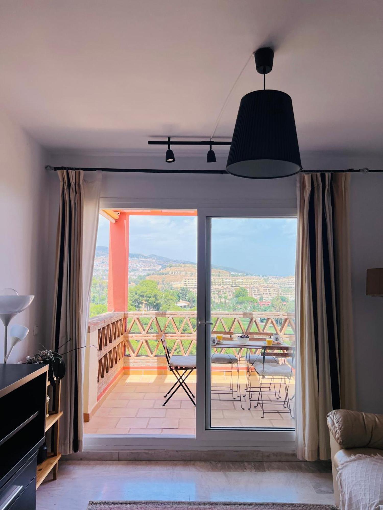 Hill View With Fresh Renovation Apartment Benalmádena