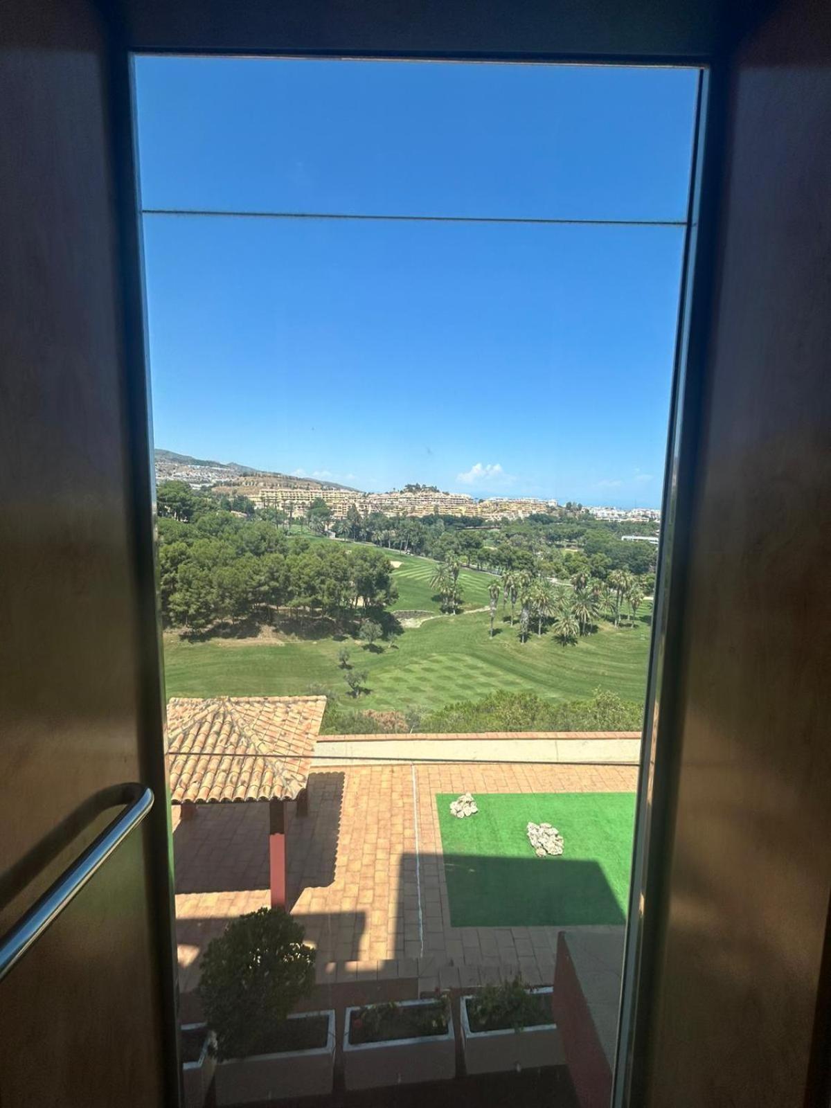 Hill View With Fresh Renovation * Benalmádena